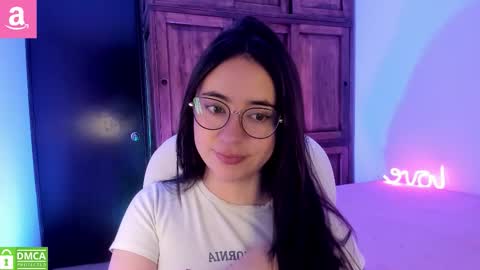 Snapshot of alicee_2 chatting on October 21, 11:14 am Aliceee  ..   97YP9VWGZHrefnav wishlist lists 1 online show from October 21, 11:14 am