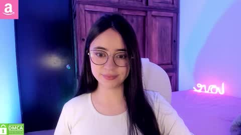 Snapshot of alicee_2 chatting on October 22, 11:15 am Aliceee  ..   97YP9VWGZHrefnav wishlist lists 1 online show from October 22, 11:15 am
