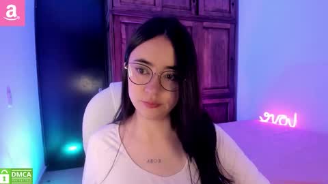 Snapshot of alicee_2 chatting on September 17, 10:02 am Aliceee  ..   97YP9VWGZHrefnav wishlist lists 1 online show from September 17, 10:02 am