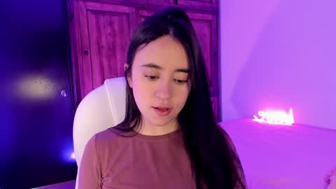 Snapshot of alicee_2 chatting on January 20, 5:06 pm Aliceee  ..   97YP9VWGZHrefnav wishlist lists 1 online show from January 20, 5:06 pm
