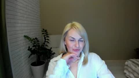 Alicee online show from March 7, 9:11 pm