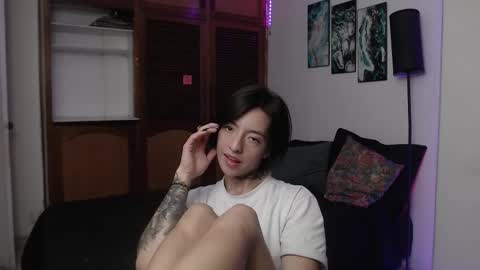 alicee_logan_ online show from October 25, 1:24 am