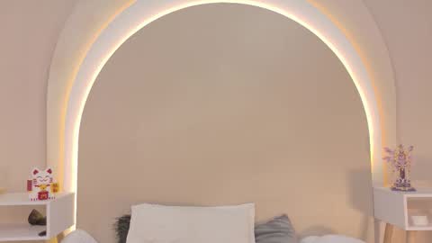 alice online show from March 7, 6:15 pm