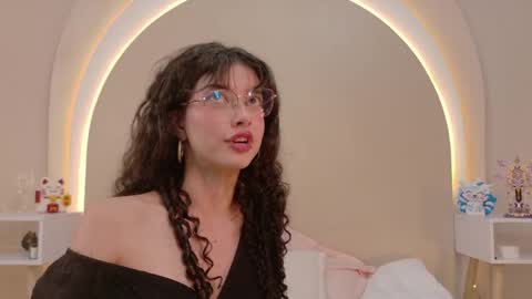 alice online show from April 18, 7:07 pm