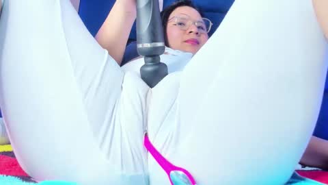 alicehott_05 online show from March 12, 3:53 am