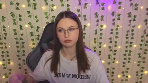 aliceimonta online show from February 22, 4:30 pm