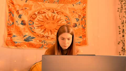 Alice online show from April 8, 5:09 am