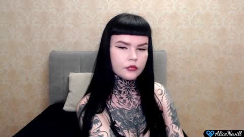 Alice online show from August 4, 1:39 pm