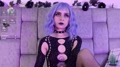 alicenoir_ online show from September 29, 11:43 pm