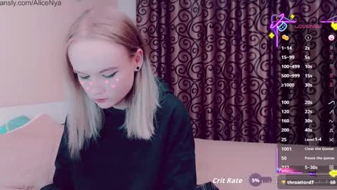 Snapshot of alicenya chatting on October 24, 4:52 am Alice online show from October 24, 4:52 am