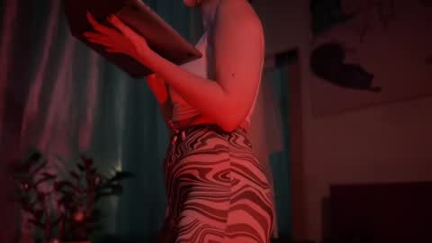 Alicewhispers online show from December 20, 8:01 pm