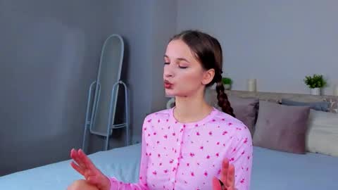 Alicia Adams online show from January 8, 6:28 am