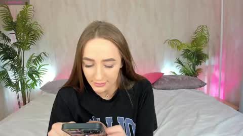 Mia online show from February 21, 2:06 am