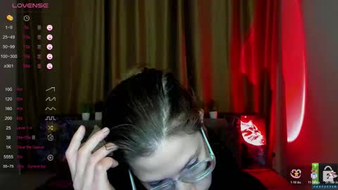 Snapshot of alicia_folow chatting on October 21, 5:28 pm Alicia online show from October 21, 5:28 pm