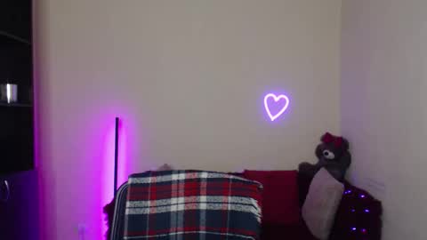 Alicia online show from April 3, 5:38 am