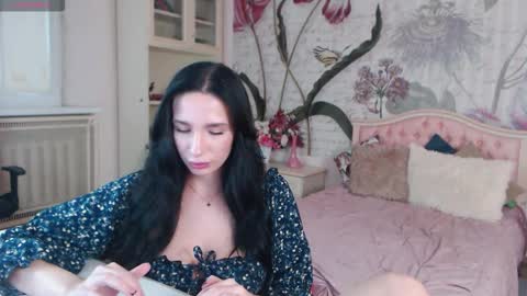 Veronica online show from September 26, 2:47 pm