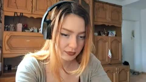 Scarlett online show from April 27, 8:00 am