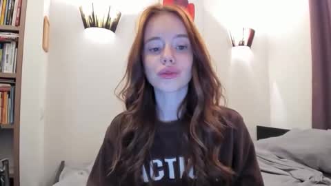 aliensi online show from September 15, 7:43 pm