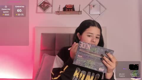 aliice_walker_ online show from January 16, 12:31 pm