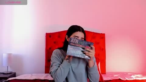 aliice_walker_ online show from December 20, 12:38 pm