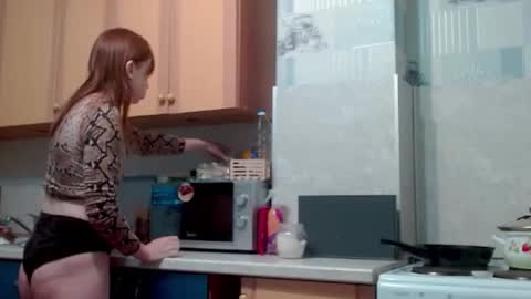 Snapshot of aliiice_stone chatting on October 10, 1:49 pm Alice online show from October 10, 1:49 pm