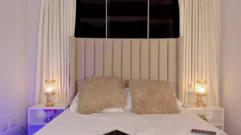 Alisson  online show from April 16, 4:02 am