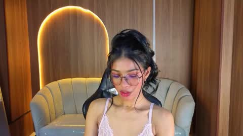 alina_b_ online show from February 2, 8:19 pm