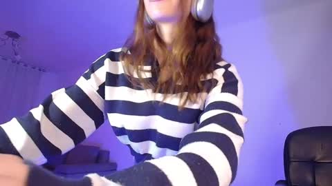  NYX  online show from April 23, 2:52 am