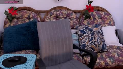 alinabozz1 online show from December 7, 9:22 pm