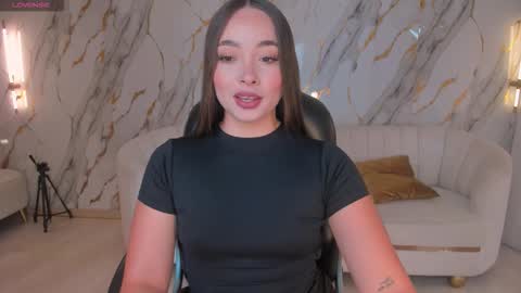 alinakravitz_ online show from March 25, 7:17 pm