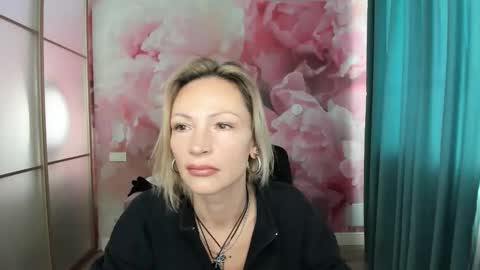 AlinaMoor online show from October 21, 5:44 am