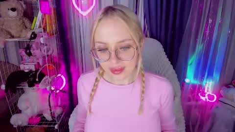 alinaocean online show from April 13, 5:47 pm