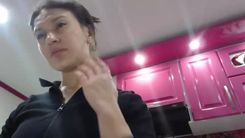 Snapshot of alipetite_ chatting on October 6, 12:05 am alipetite online show from October 6, 12:05 am