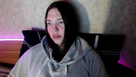 alisaadoll online show from May 31, 1:06 pm
