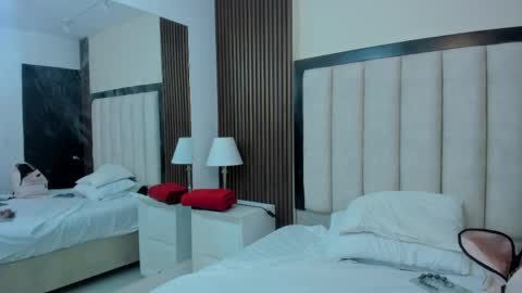 Alison online show from April 28, 2:27 am