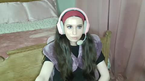 Alison Fields online show from February 13, 2:24 am