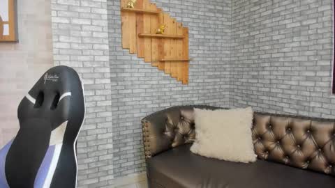 alisonn_doll online show from November 27, 12:19 pm