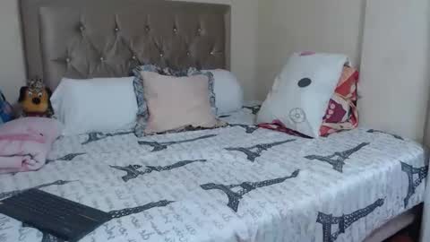 allise online show from April 22, 8:06 pm