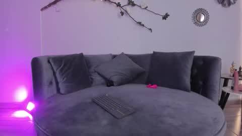 ALISSON  online show from November 15, 12:00 am