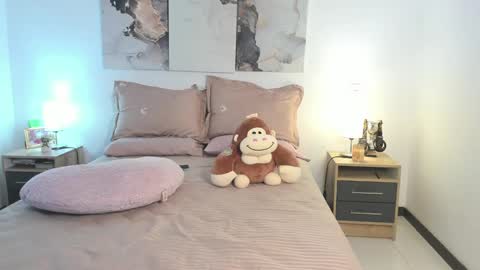 Goddess  online show from February 15, 1:31 am