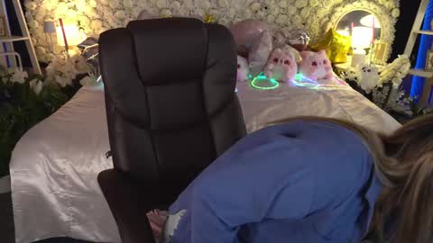 alissyagrayy online show from June 2, 1:01 pm