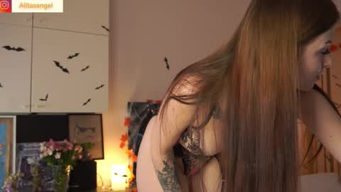 A L I T A online show from November 16, 5:46 pm