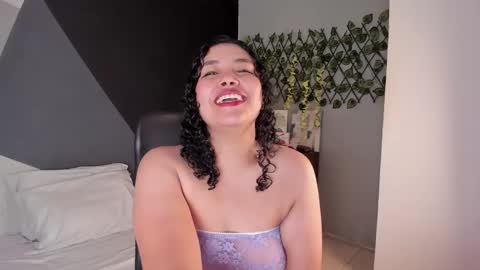 Snapshot of alixon_fiore5 chatting on February 5, 4:06 am alixon online show from February 5, 4:06 am