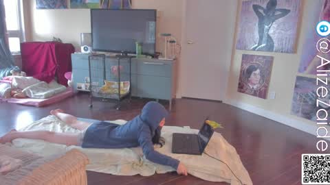 Alize Zaide online show from February 18, 7:10 pm