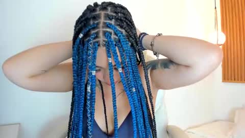 Allie  online show from December 8, 8:15 pm