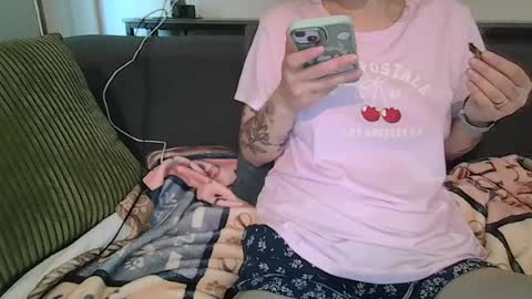 alliebearx online show from July 4, 7:32 pm
