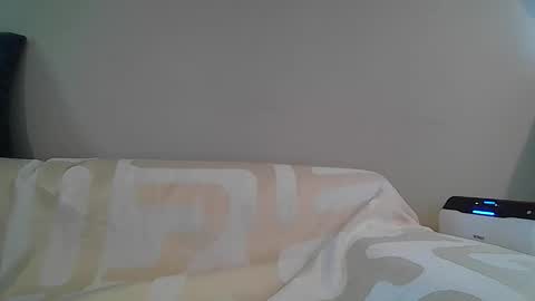 alliebearx online show from April 7, 6:10 pm