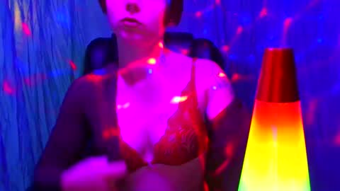 alliebells1 online show from December 3, 10:40 pm