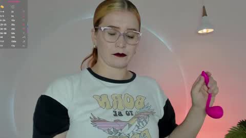 Alli  online show from October 28, 11:05 am