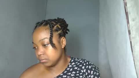 allizida01 online show from December 18, 12:10 pm